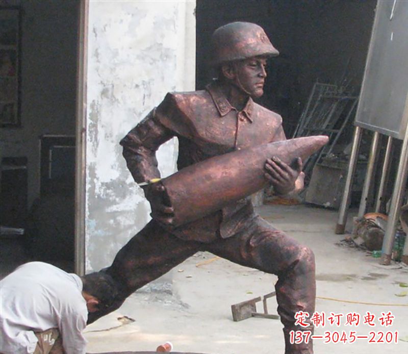 运城铜雕炮弹战士,象征勇气和决心