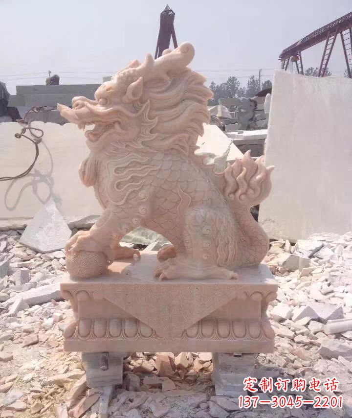 运城标题:尊贵高贵,中领雕塑定制的精致石雕麒麟