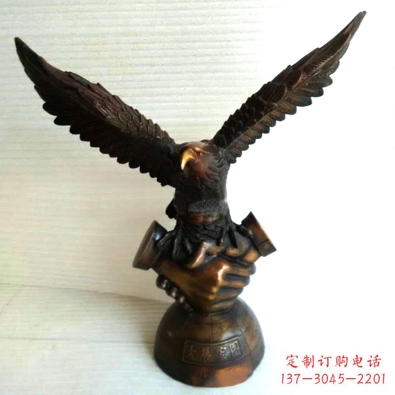运城以老鹰为灵感的经典铜鼎