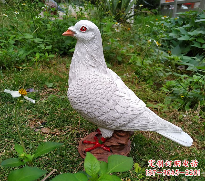 运城为和平献芳礼：精美少女与和平鸽雕塑