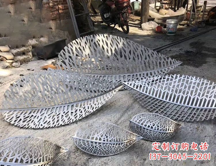 运城树叶镂空不锈钢雕塑