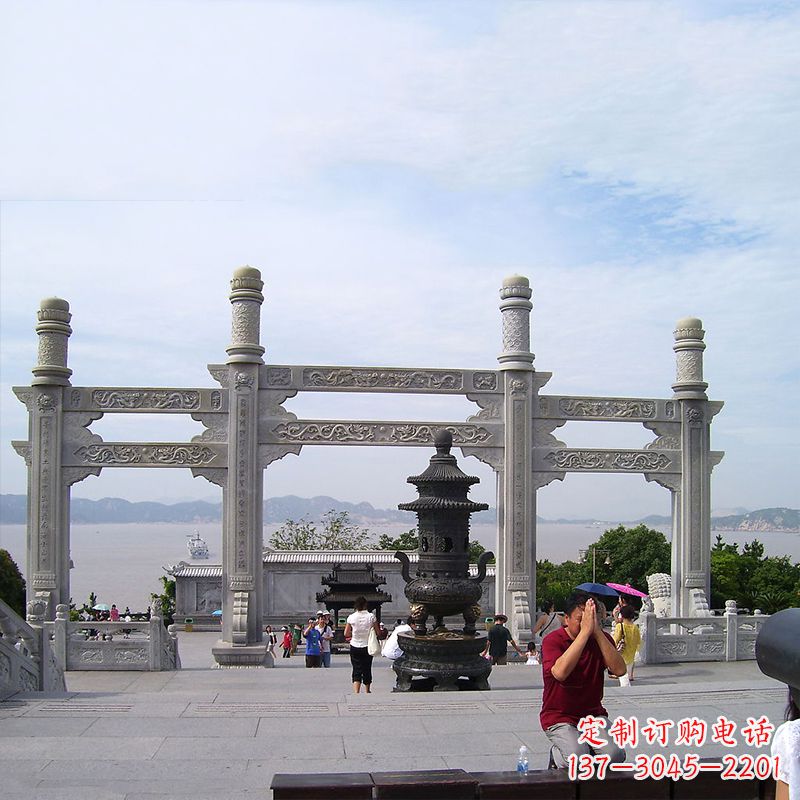 运城寺院冲天式石雕牌坊