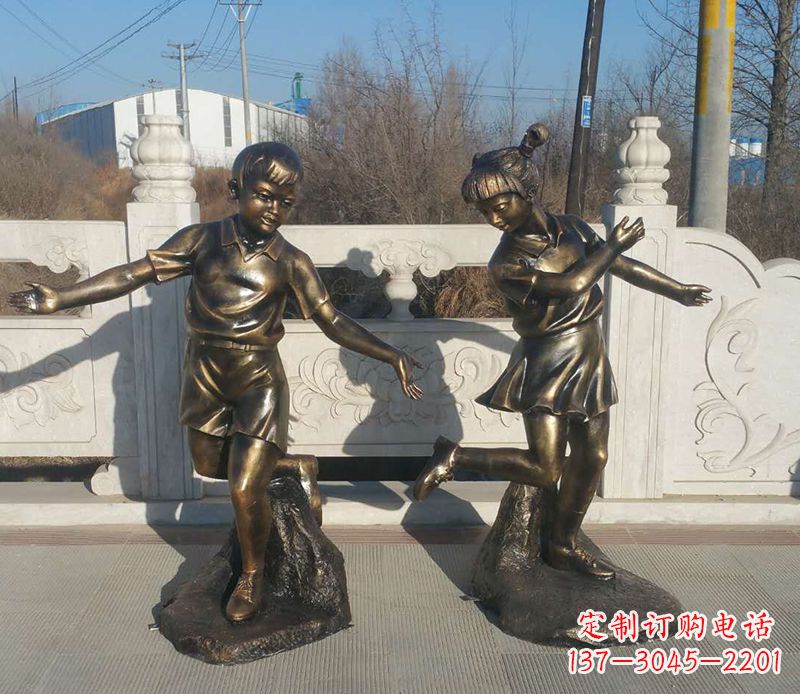 运城踢毽子的儿童铜雕