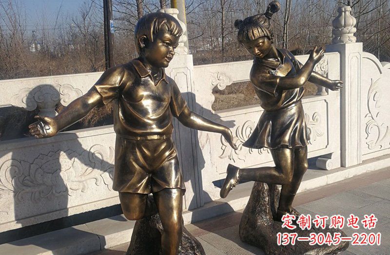 运城踢毽子的儿童铜雕 (2)