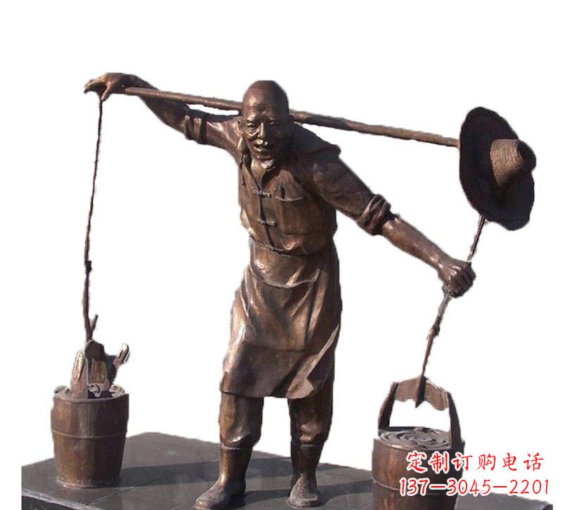 运城挑扁担的老人铜雕