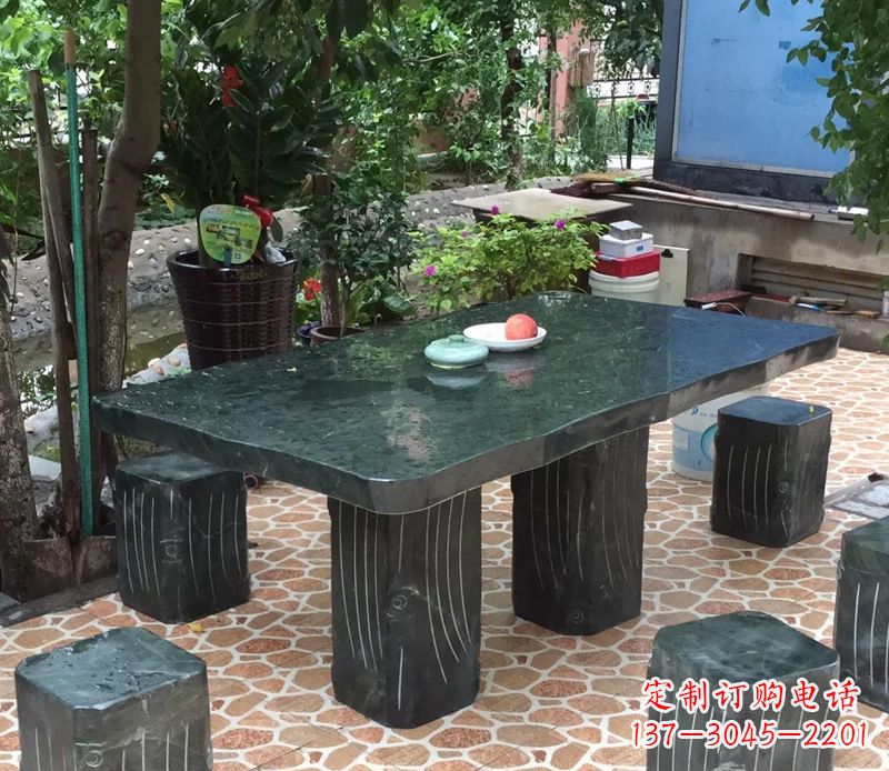 运城庭院长方形石桌凳雕塑