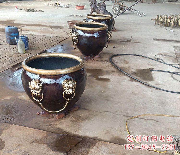运城铜雕故宫狮子头水缸雕塑
