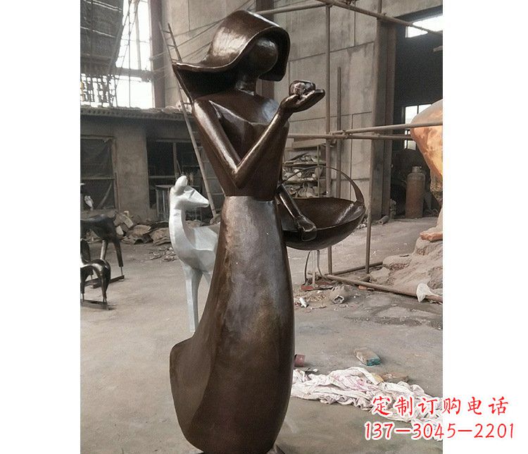 运城铜雕逛街女孩人物雕塑