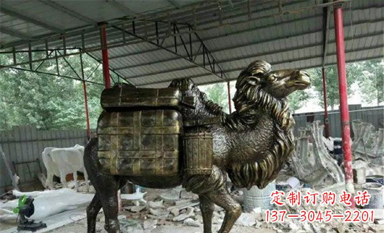 运城拖行李的骆驼动物铜雕 (2)