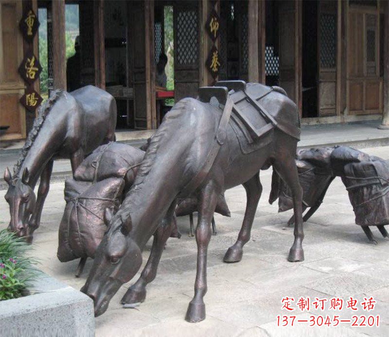 运城拖行李的马动物铜雕