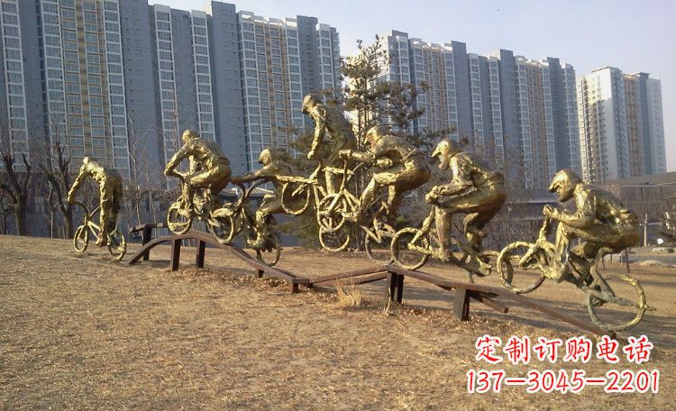 运城玩花样自行车人物铜雕
