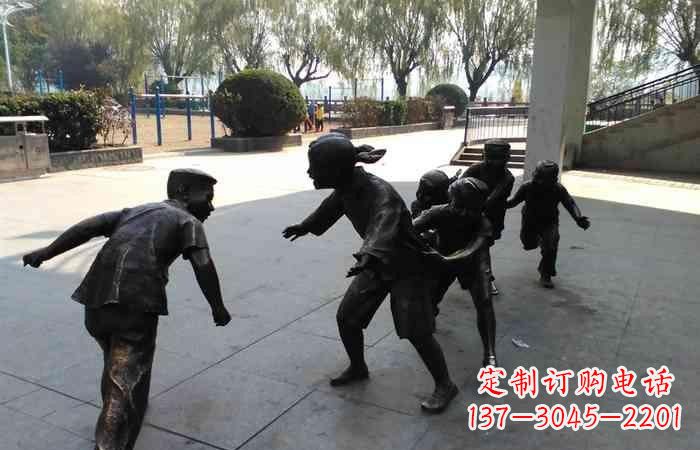 运城玩老鹰捉小鸡的儿童铜雕222