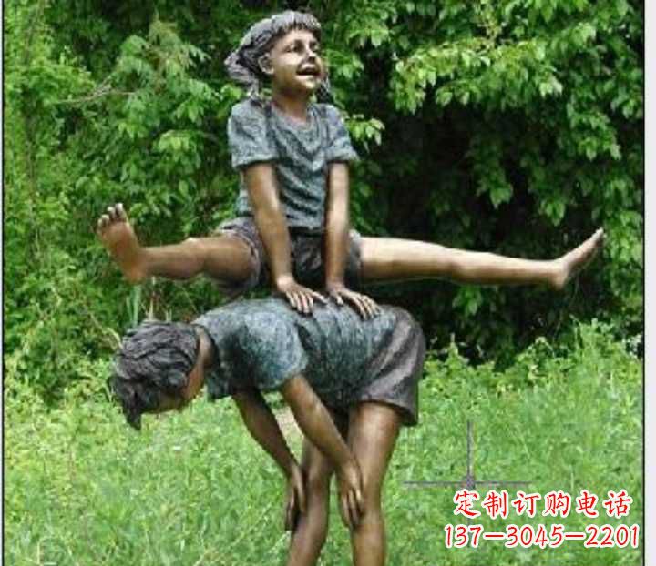 运城玩跳山羊的儿童铜雕