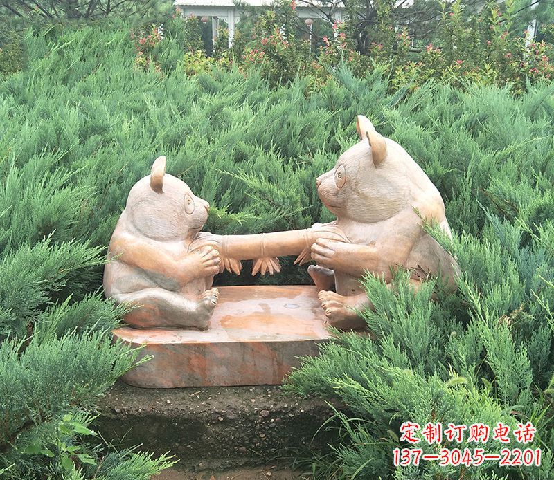 运城晚霞红熊猫母子石雕