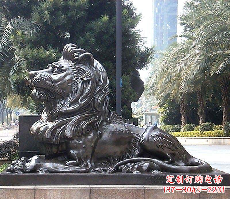 运城卧着的西洋狮看门狮子铜雕