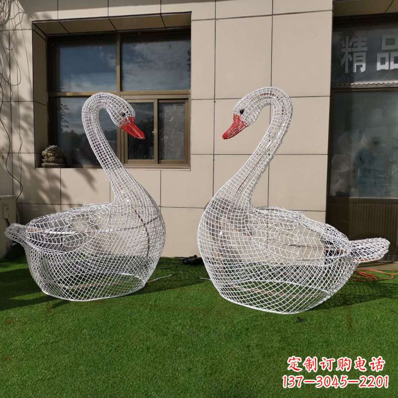 运城卧姿天鹅网格动物雕塑园林草坪动物摆件
