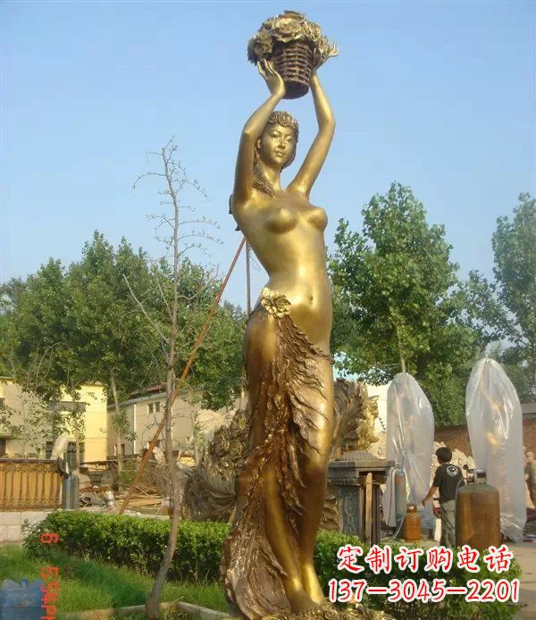 运城西方美女公园人物铜雕 (2)