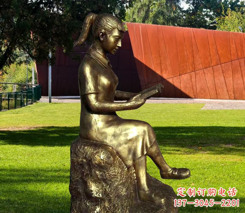 运城校园看书的女孩铜雕