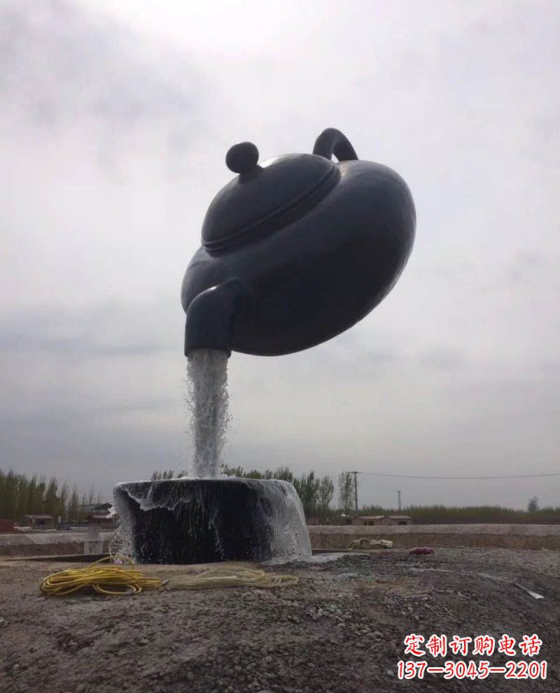运城新疆流水的茶壶铜雕