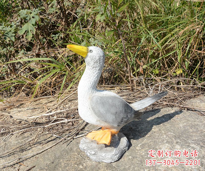 运城学校雕塑和平鸽