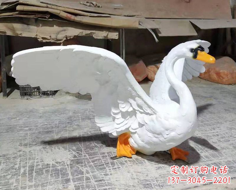 运城展翅翱翔的仿真白天鹅发光款
