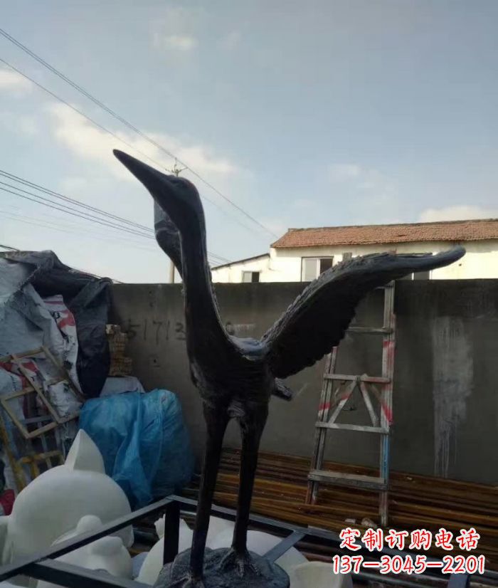 运城展翅仙鹤铜雕 (2)