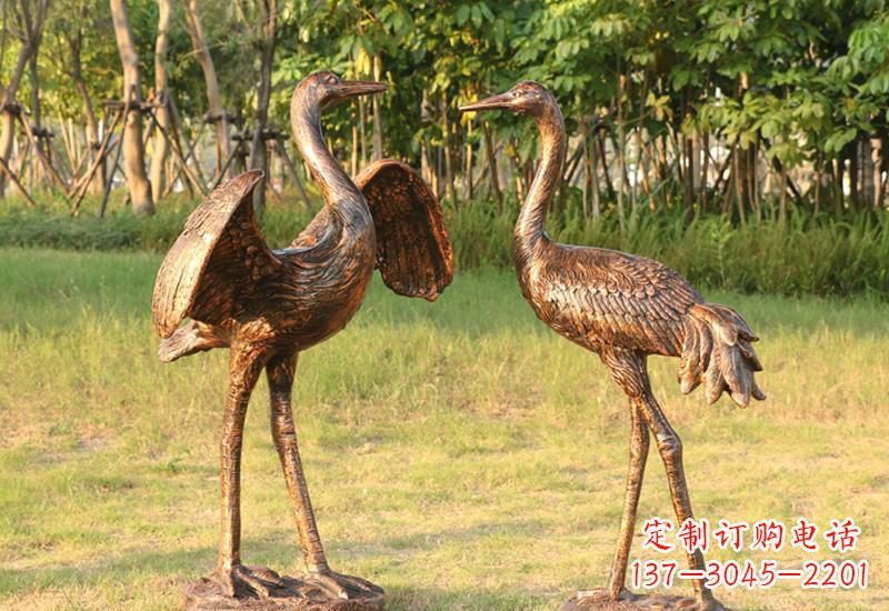 运城展翅仙鹤铜雕