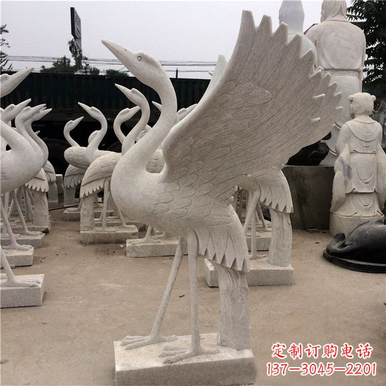 运城展翅欲飞的仙鹤石雕