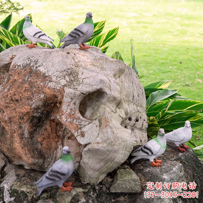 运城众人托着和平鸽雕塑