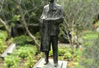 运城徐悲鸿雕塑著名奔马画家公园铜雕像