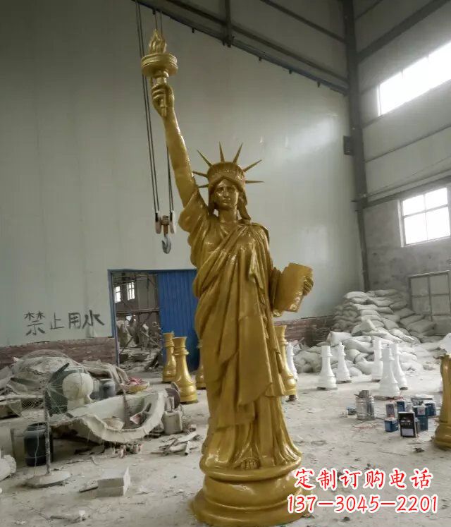 运城自由女神玻璃钢仿铜人物雕塑